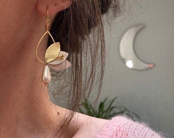 Boucles d'oreilles Leonore Pétales de Fleurs Rose poudré et doré LEONORE, Accessoire Mariage, Robe de mariée, cadeau témoin