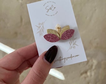 Glitter brooch | Poetic floral brooch | Mom birth gift | mother's day | Wedding jewelry | friend gift | godmother gift