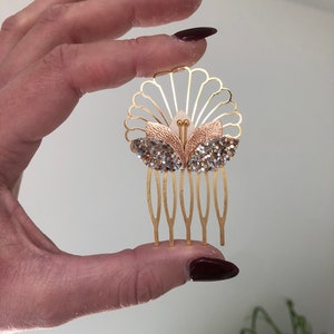 Rose gold & off-white floral hair comb | Hair Jewel | Refined and elegant bridal floral accessory | wedding witness gift