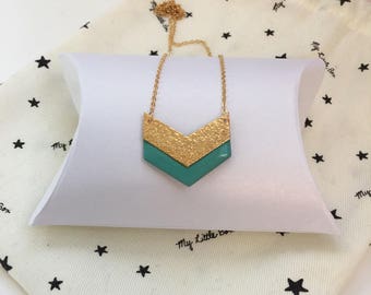 Long necklace golden chain - boho Chic - pendant - green and gold Chevron wedding accessory