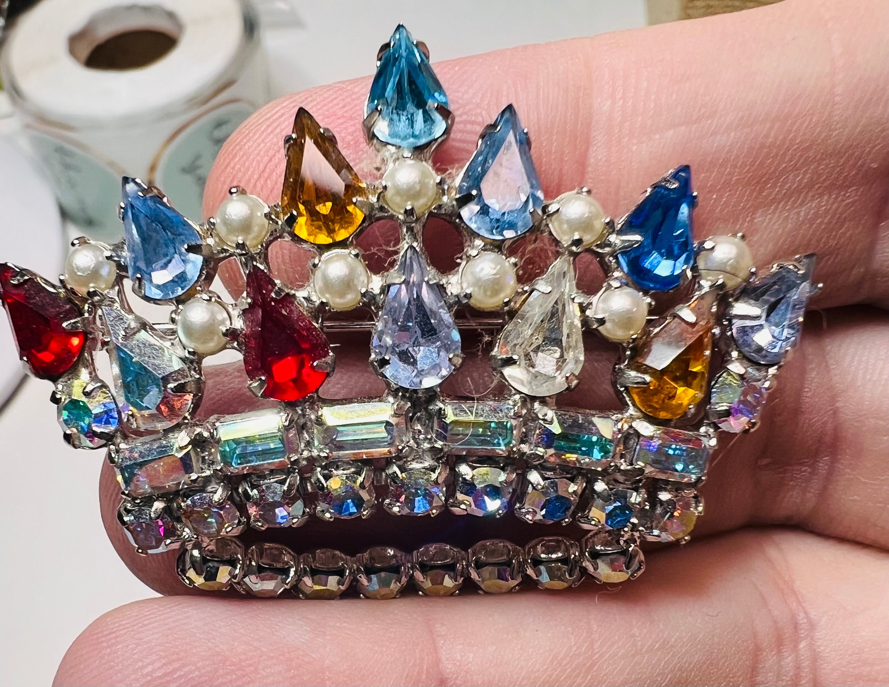 Vintage B David BROOCH Family Crown Pin Multicolor AB