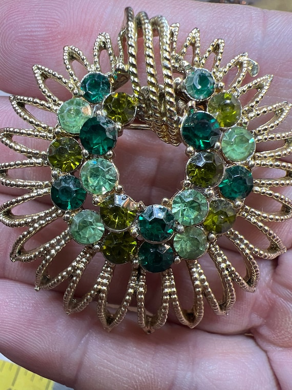 Vintage Gold Tone Brooch Green Rhinestones - image 1