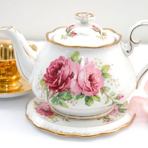 vintage Royal Albert, American Beauty, théière et dessous de plat, porcelaine tendre, roses roses, bordure dorée