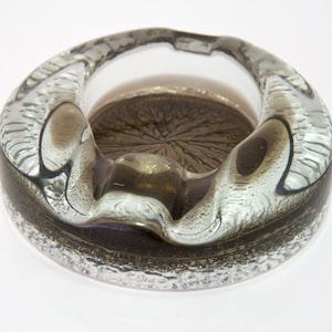 Vintage art glass/crystal ashtray, textured in an organic/fern/leaf pattern center, brown/smokey colour