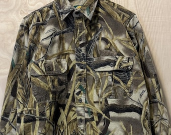 Vintage Cabelas Wetland Camouflage Flannel Long Sleeve Button Up Shirt size Medium