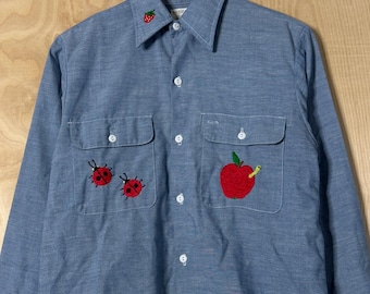 Vintage 70s Big Mac Chain Stitch Apple Lady Bug Flower Blue Chambray Long Sleeve Button Up Shirt size Small