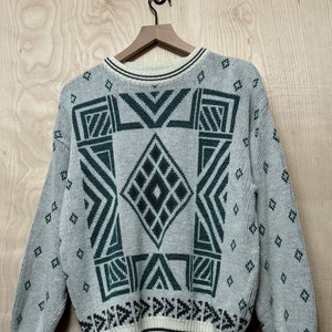 Vintage 80s Van Heusen Abstract Diamond Pattern Acrylic Nylon Crewneck Knit Sweater size Large