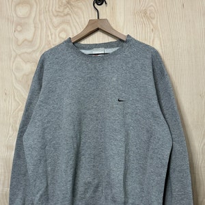 Vintage 90s Nike Embroidered Swoosh Logo Gray Crew Neck Sweatshirt size XL