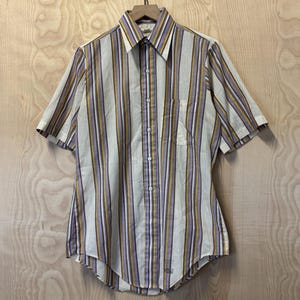 Vintage 70s Kent Arrow Tan Multi Color Vertical Stripe Short Sleeve Button Up Shirt size Medium