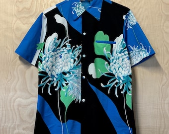 Vintage 70s Malihi Floral All Over Print Multi Color Loop Collar Short Sleeve Button Up Shirt