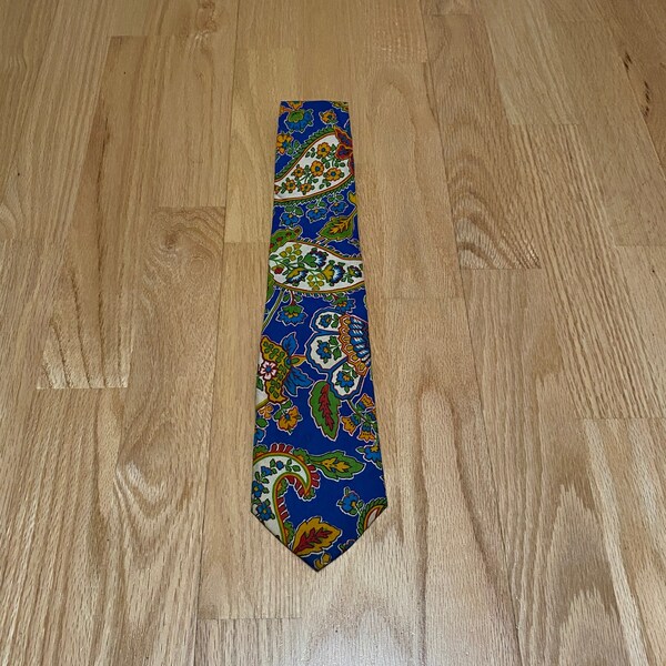 Vintage Banana Republic Blue Multi Color Paisley Floral Cotton Necktie Made in USA