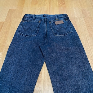 Jeans vintage anni '90 Wrangler blu navy con lavaggio acido e
