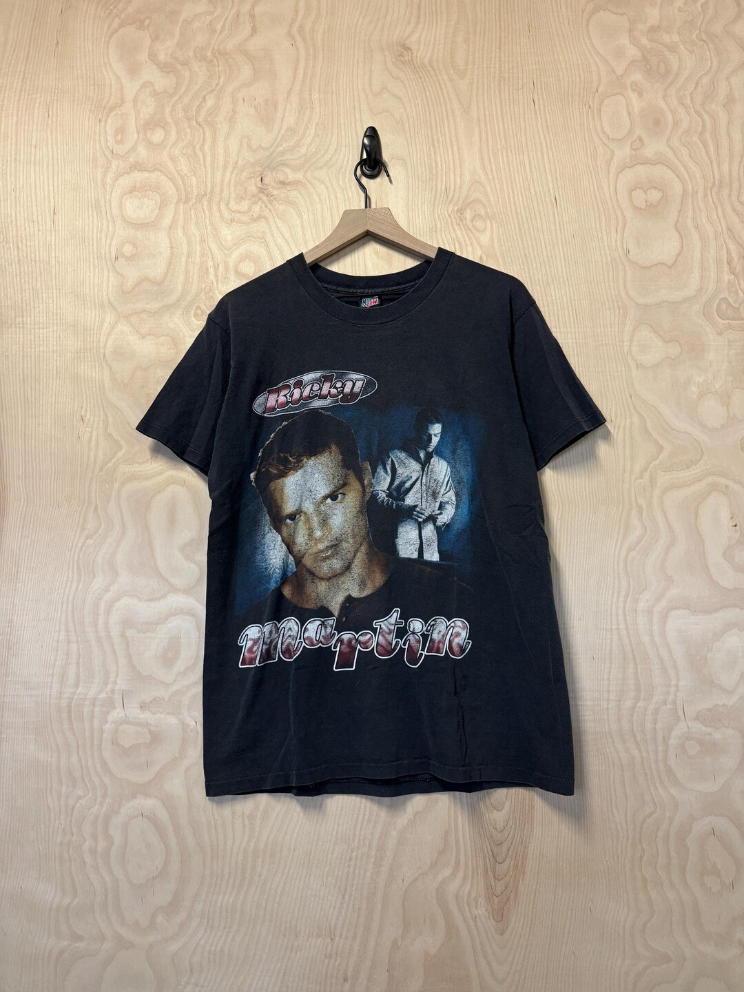 LLICA LLIFUKIN'CA 90s tシャツ Vintage 90s Ricky Martin Livin La Vida Loca Single Stitch Black