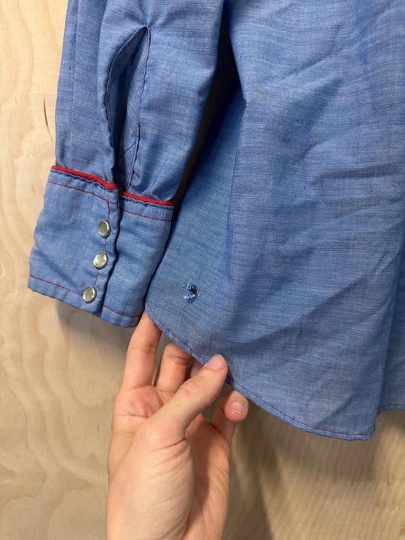 Vintage 70s Brutus Floral Stitched Blue Chambray … - image 7