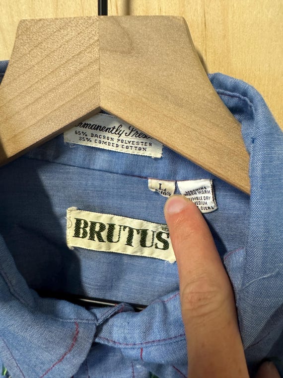 Vintage 70s Brutus Floral Stitched Blue Chambray … - image 3