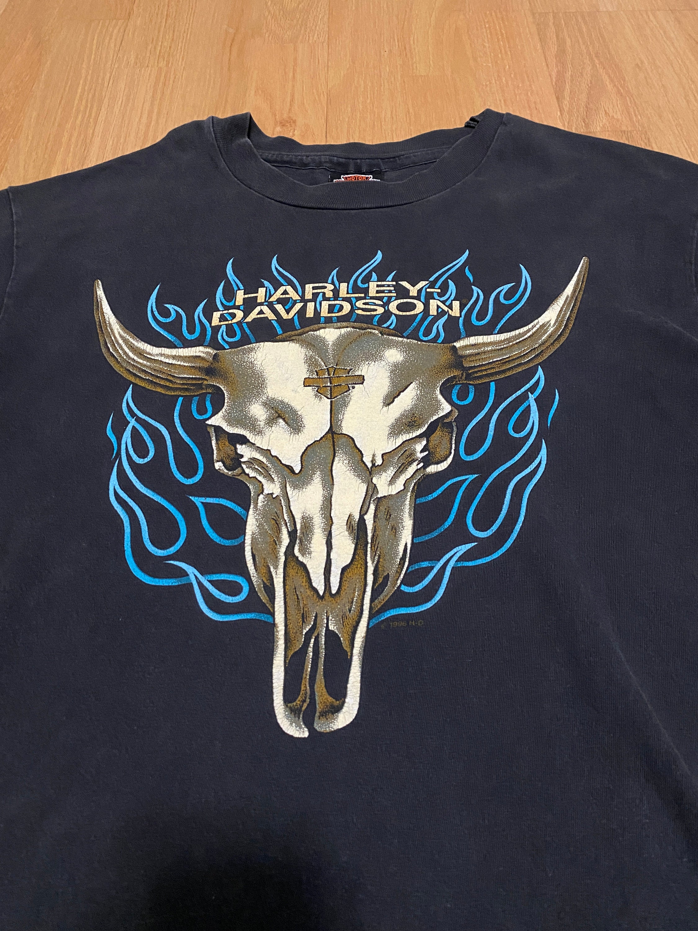Vintage 90s Harley Davison Buffalo Skull Flames Single Vintage 90s Harley Davison Buffalo Skull Flames Single