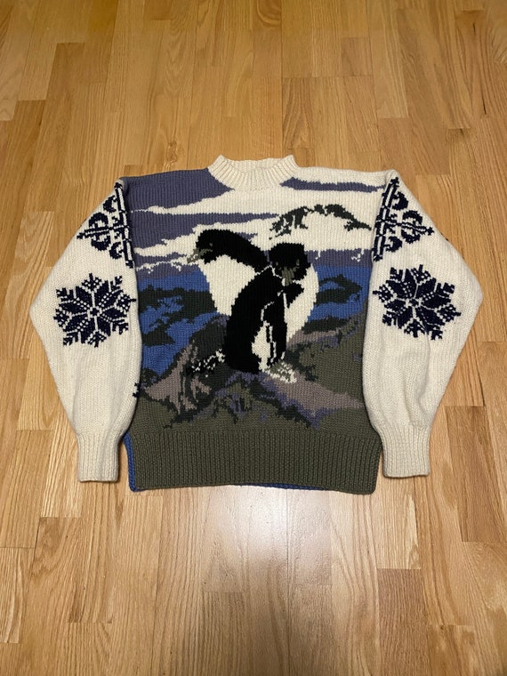 Vintage American Eagle Penguin All Over 