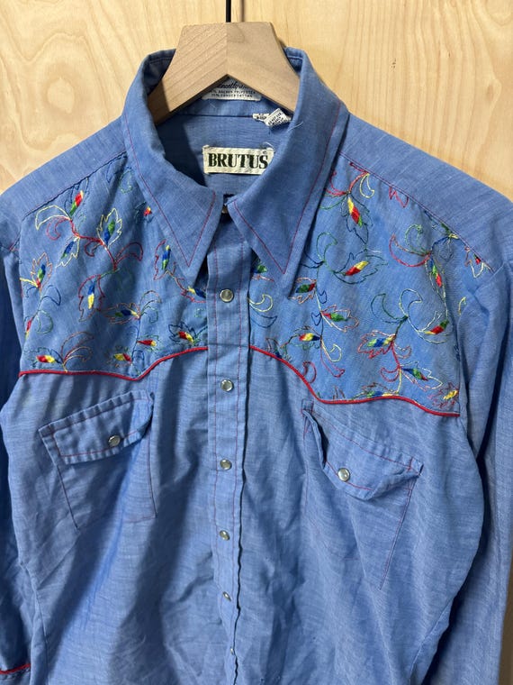 Vintage 70s Brutus Floral Stitched Blue Chambray … - image 2