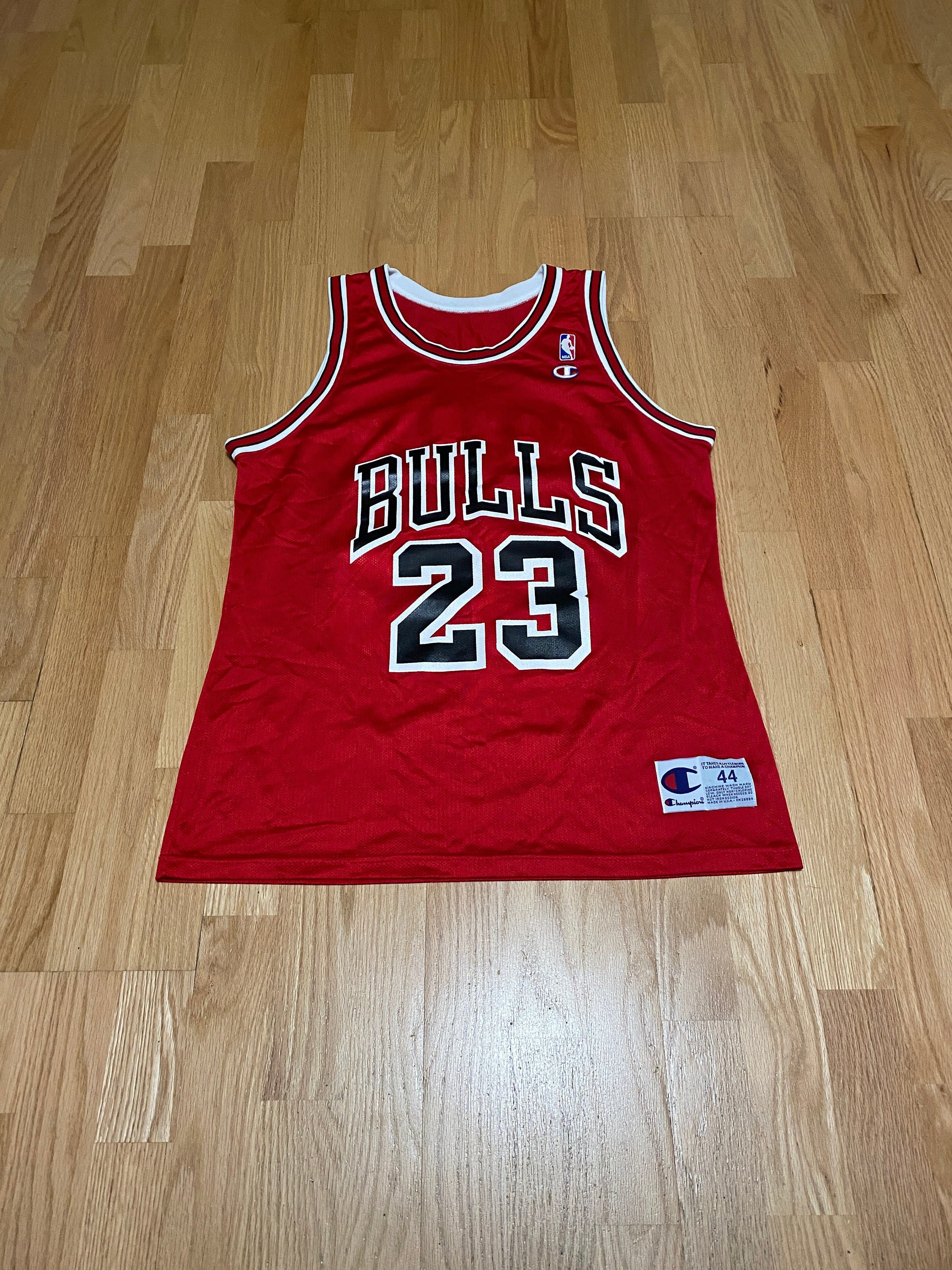 Vintage MICHAEL JORDAN #23 Chicago Bulls Champion Jersey Black