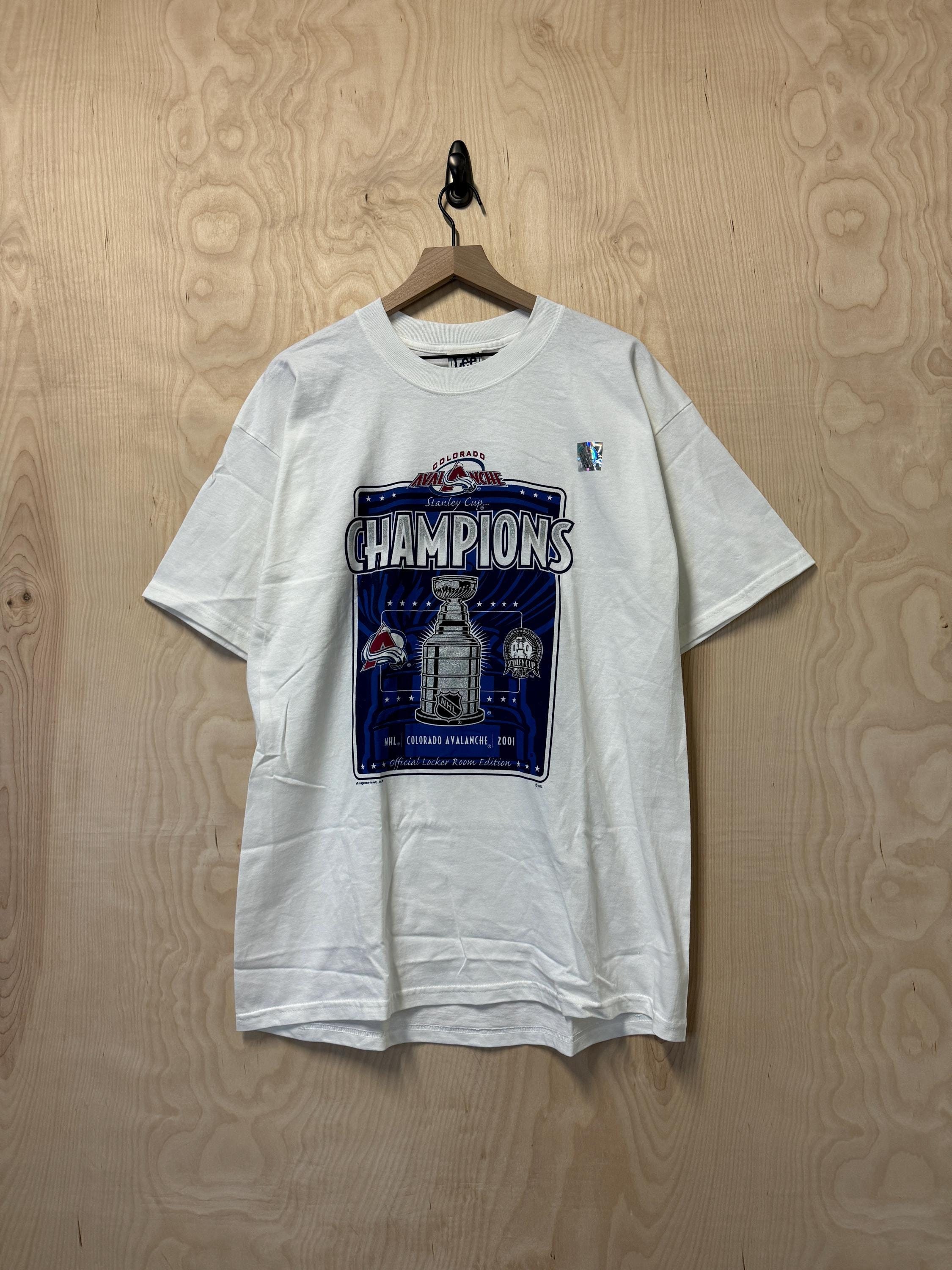 Vintage NWT Colorado Avalanche Stanley Cup Champions 2001 Graphic