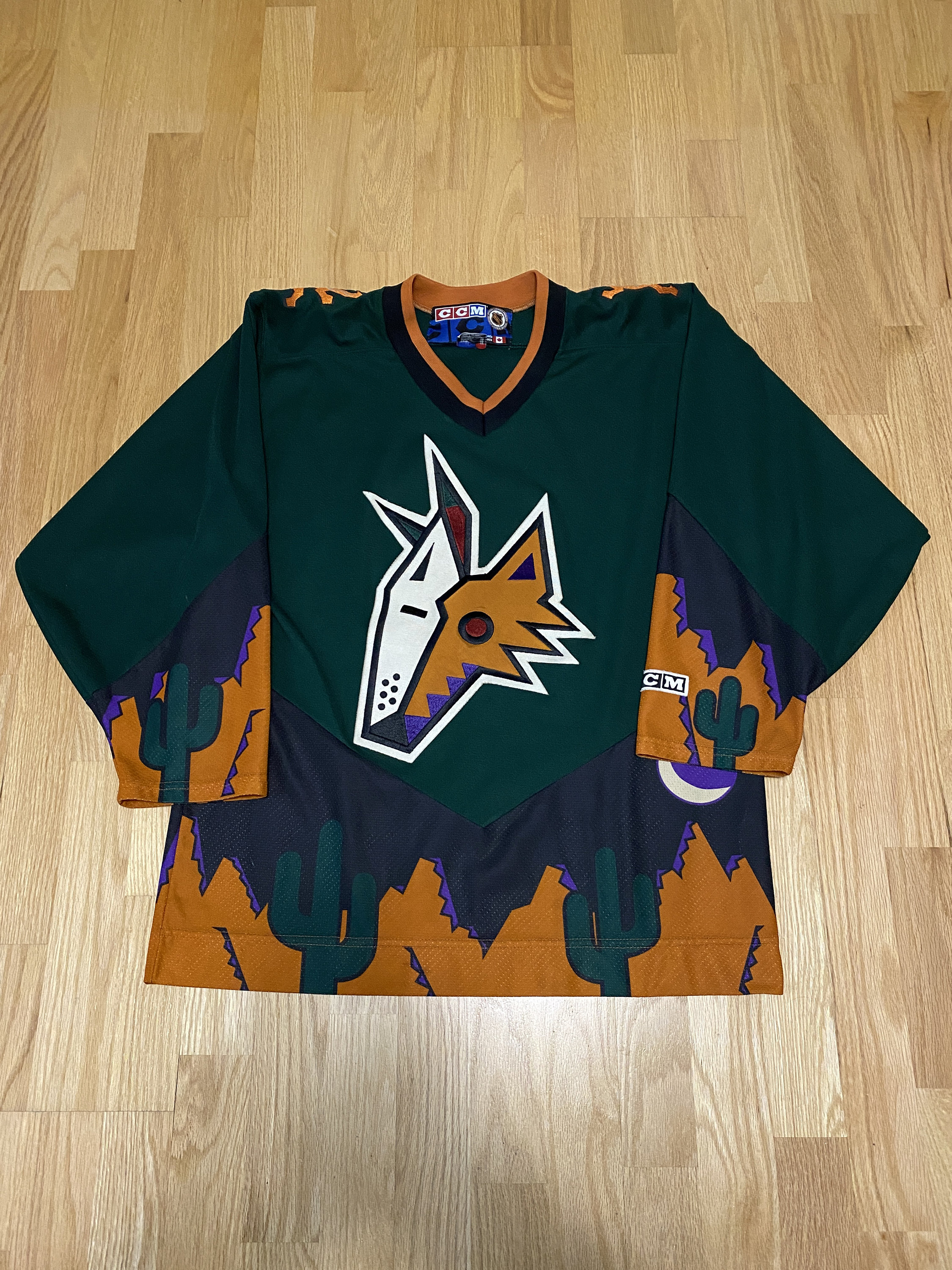 Vintage 00s Polyester Colour-Block White Phoenix Coyotes NHL