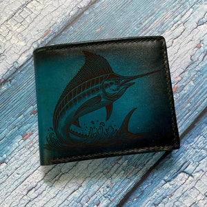 Carteira masculina de couro com gravação de peixe-espada, carteira de peixe para o pai, presente para ele, carteira de couro de marlin de peixe-vela, presente de peixe personalizado para o namorado