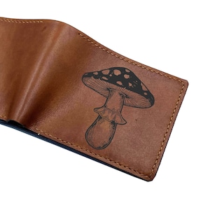Ideas de regalos de cuero para amantes de los hongos, regalo de aniversario de cuero personalizado, billetera con arte de plantas de hongos, ideas de regalos de cuero para Navidad para hombres.