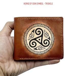 Kundenspezifische keltische Brieftasche der Männer, skandinavisches Muster der Wikingersymbole, Brieftasche mit Symbolen der nordischen Mythologie für Männer, Geschenk für Männer aus Leder