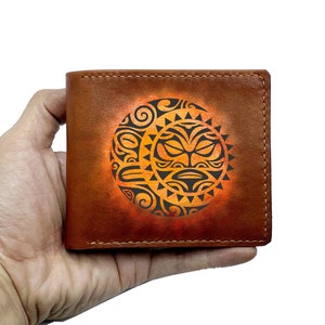 Motif lune et soleil polynésien, portefeuille pour hommes de style tribal, portefeuille en cuir à deux volets, portefeuille d'anniversaire pour père mari frère petit ami