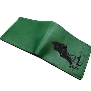 Dibujo artístico de murciélagos voladores, billetera de terror para hombre, billetera de cuero plegable con nombre personalizado grabado, ideas geniales de regalos de Halloween para novio y esposo