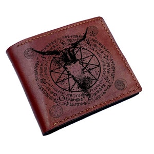 Cartera de cuero personalizada para hombre, con diseño de estrella pentagrama alquímico, estilo vintage con calavera de cabra y símbolo de pentáculo jeroglífico astroalquímico.