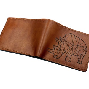 Personalisierte Leder Herrengeschenke, individuell gravierte Brieftasche, Nashorn Polygon Kunst Brieftasche, moderne Kunst Geschenk für Freund, coole Brieftasche für Ehemann