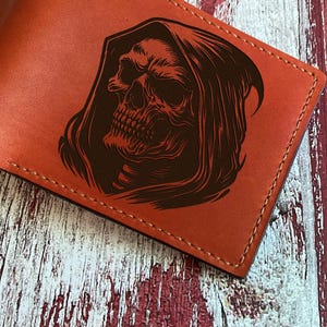 Cartera de cuero con grabado de Grim Reaper, cartera de cuero personalizada con la muerte, ideas de regalo de cuero de terror con esqueleto de calavera para papá, regalo para novio