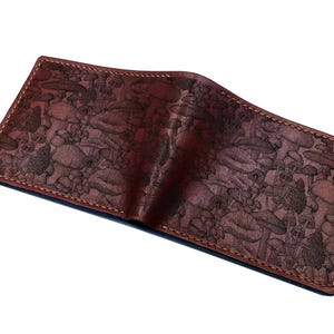 Mushroom Engraved Leather Wallet: Personalized Plant Pattern Gift
