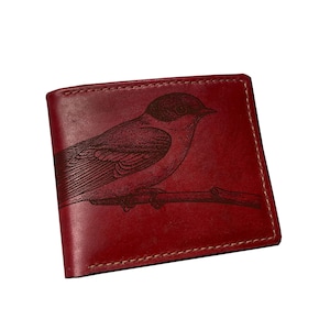 Carteira de couro gravada com desenho de andorinha-das-rochas, presente feito à mão