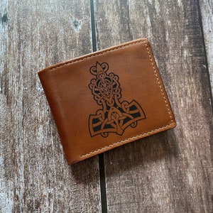 Cartera plegable de cuero celta, billetera larga con el martillo de Thor Mjolnir, regalo de runas nórdicas para el esposo de su esposa, billetera de cuero personalizada para papá