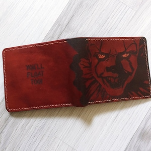 Personalisiertes Halloween Geschenk, IT pennywise der Clown Männer bifold Brieftasche, Horrorfiguren Film Männer Geschenk, Stephen King Leder Brieftasche