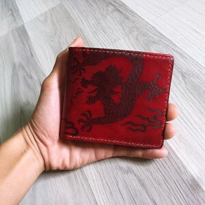 Handgemaakte leren portemonnee met drakenmotief, gepersonaliseerd Chinees cadeau