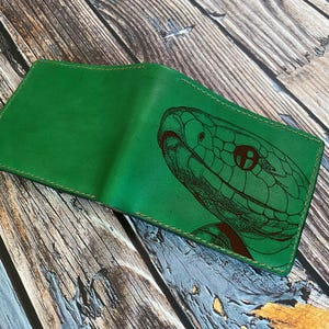 Cartera plegable con dibujo de serpiente, cartera grabada personalizada, ideas de regalo de piel de serpiente, cartera de serpiente personalizada para él, regalo de Navidad para papá
