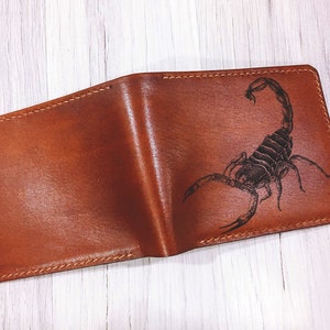 Cartera de cuero personalizada con diseño de escorpión para hombre, regalo de insectos para él, regalo personalizado para hombre, idea de regalo personalizada para el Día del Padre 2021
