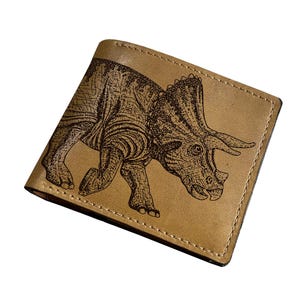 Carteira de couro com gravação de dinossauro, presentes de couro personalizados feitos à mão, pequeno presente de couro para ele, arte de dinossauro Triceratops, presente legal para namorado