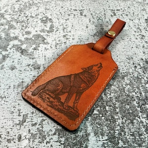 Wolf Name Kartenhalter, Sketch Wolf Kartenhalter, Anhänger aus echtem Leder, benutzerdefinierte kleine Leder Geschenkidee, Anhänger Wolf, cooles Geschenk für sie