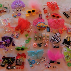 23 Pc Random Littlest Pet Shop Accessories Bows Necklaces Phones Skirts Tutus Sunglasses Gift Bag Xmas Stocking Stuffer