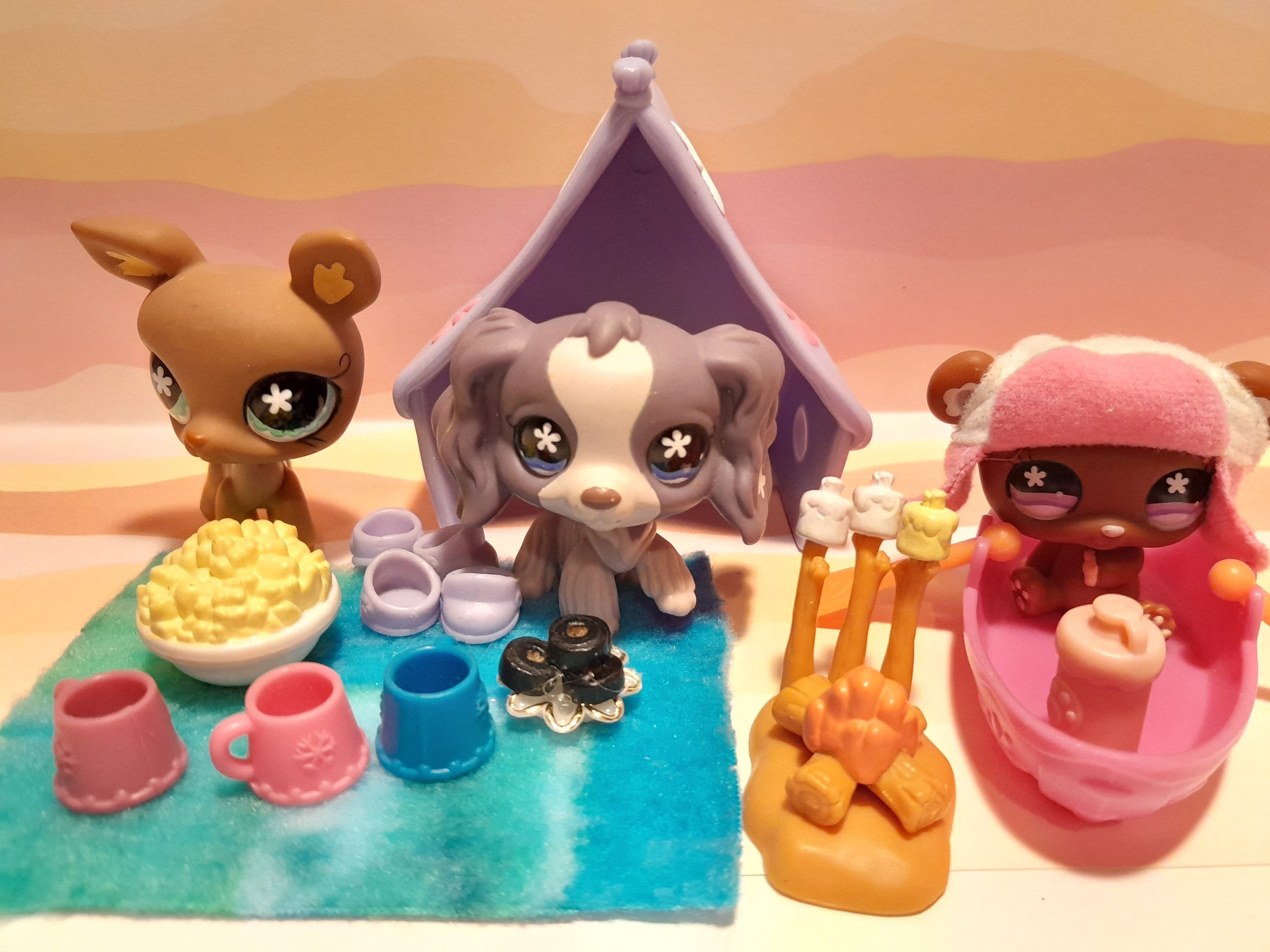 Authentic Vintage Complete LPS Cozy Campfire Play Set #670 Deer