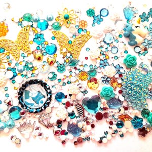 Adornos de espalda plana azules, gemas, perlas, diamantes de imitación, kit de manualidades al azar, carretes de insignias para celular, diarios, espejos, marcos de fotos