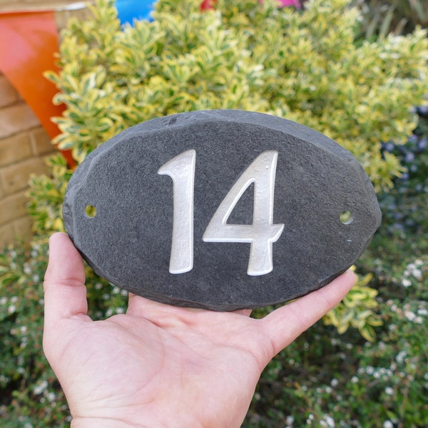 Numéro de maison ovale en ardoise 18 cm x 11,5 cm | Numéros de porte en ardoise grise
