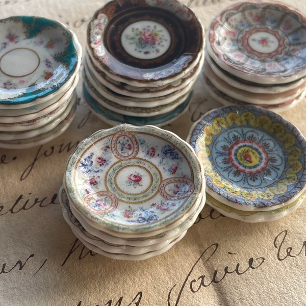 Platos de cerámica para casa de muñecas a escala 1:12, siglo XVIII, estilo francés María Antonieta de Sèvres, ornamentados, estilo Luis XVI. Hechos por encargo. Se venden individualmente.