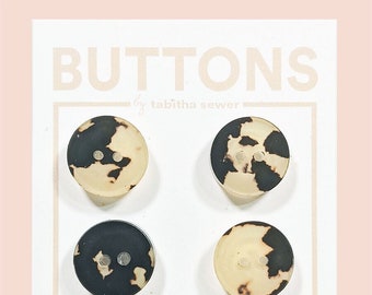 Buttons by Tabitha Sewer - Tortoise Classic Collection: 1.5 cm (0.59 inch)