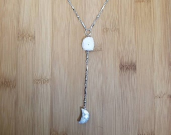 Collar Jyostna - Collar en Y de howlita y cuarzo