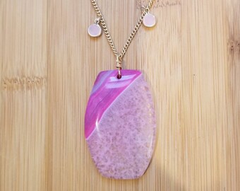Collar de camelia - Ágata de vena de dragón rosa